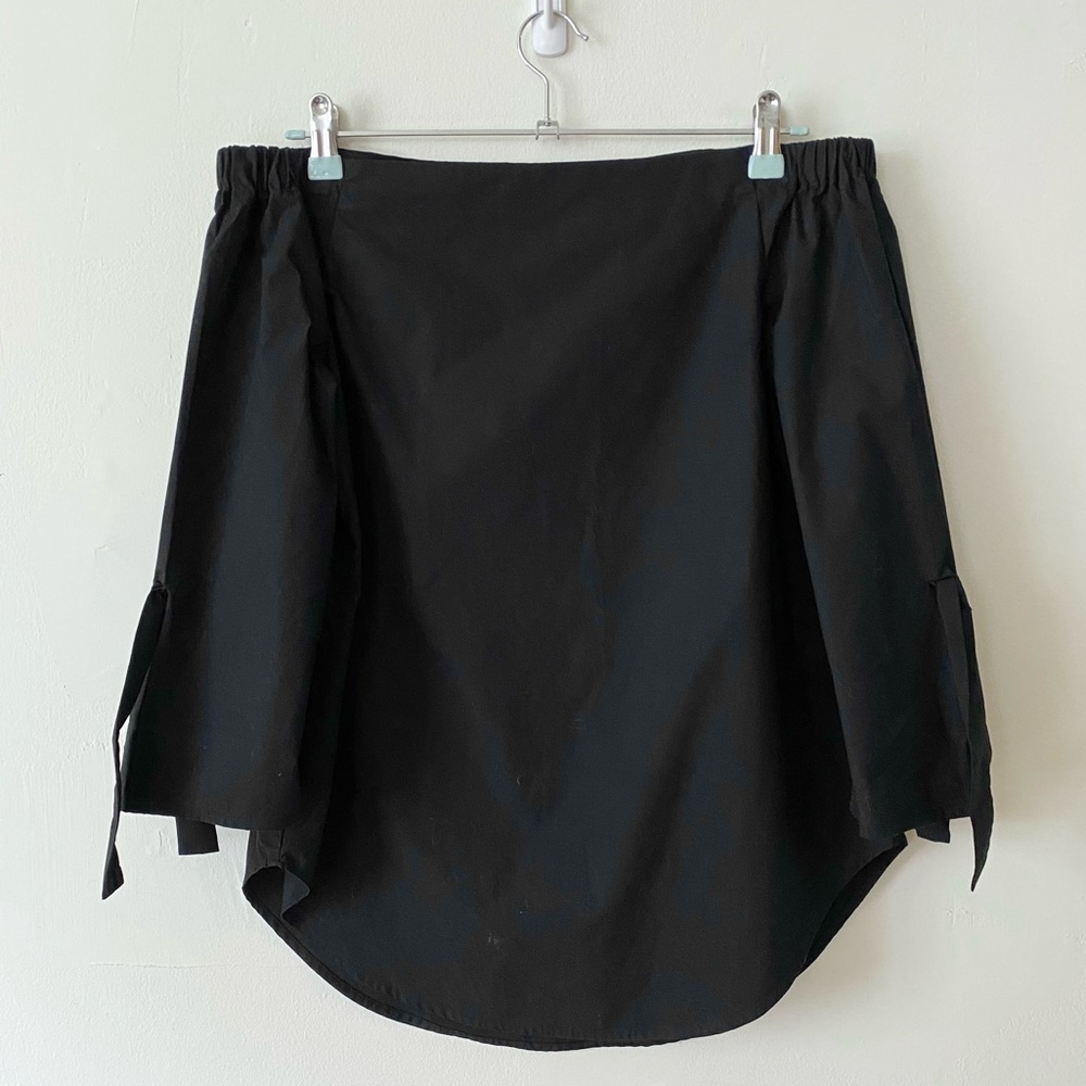 Like New Aritzia Babaton Malik Off Shoulder tie sleeve blouse in Black, size XXS